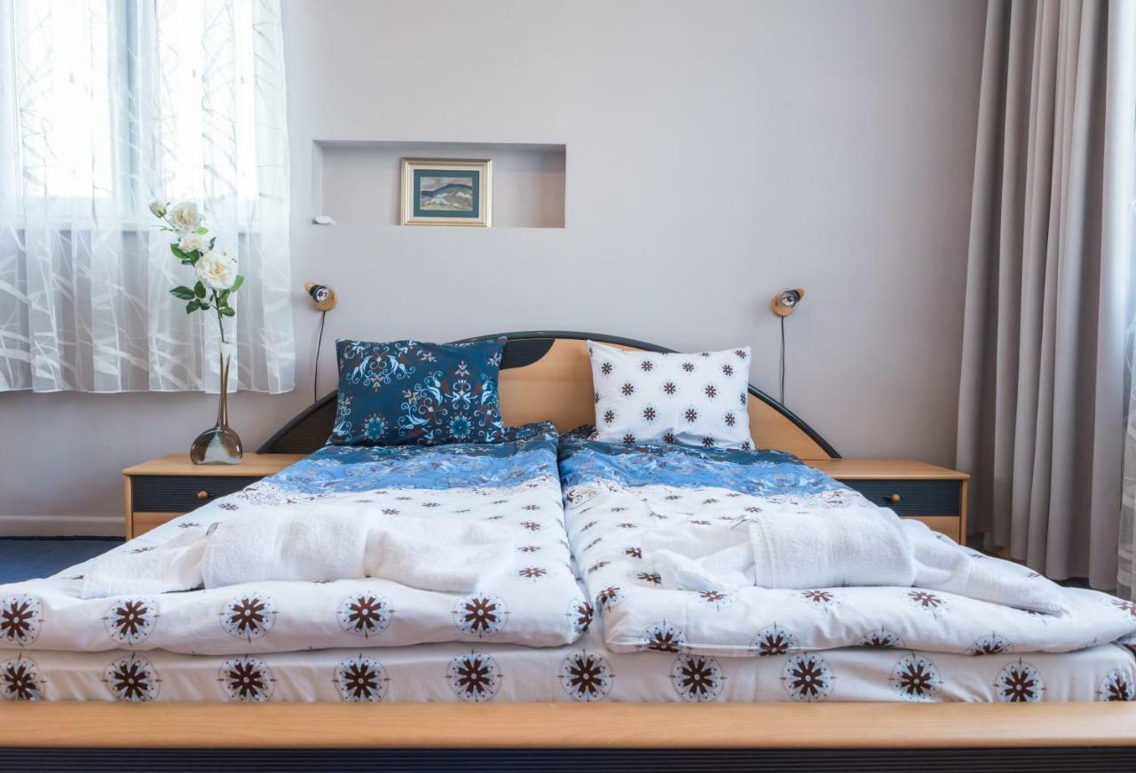 100m² 2 Slaapkamer, 2 Privé Badkamer In Centrum Appartement *